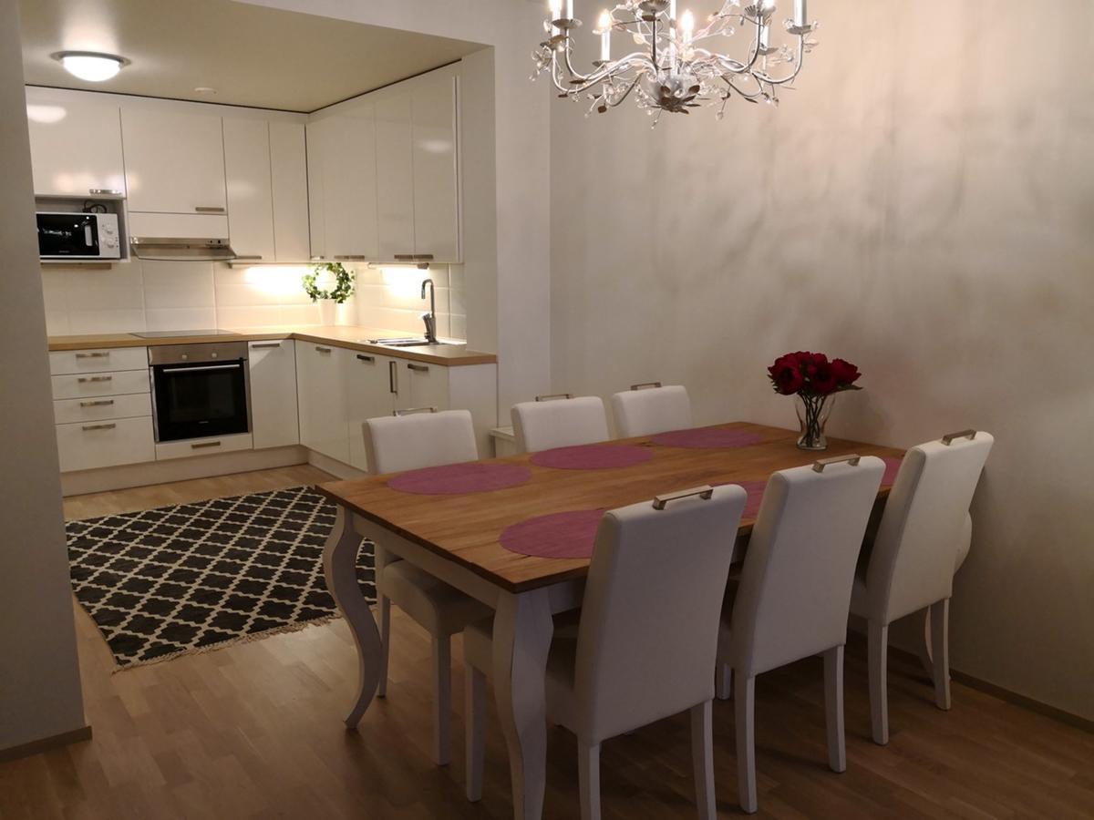 Charming Pine View Apartment Вантаа Экстерьер фото
