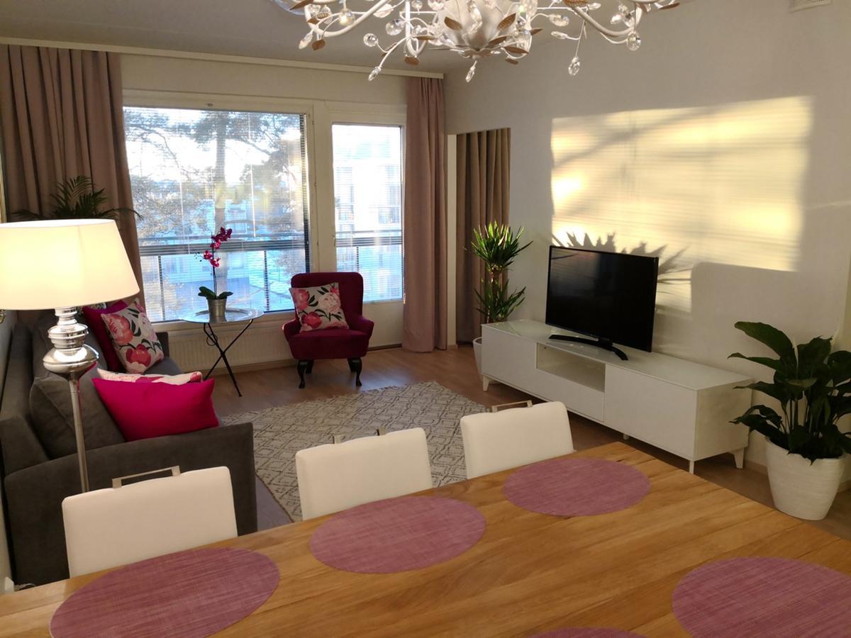 Charming Pine View Apartment Вантаа Экстерьер фото